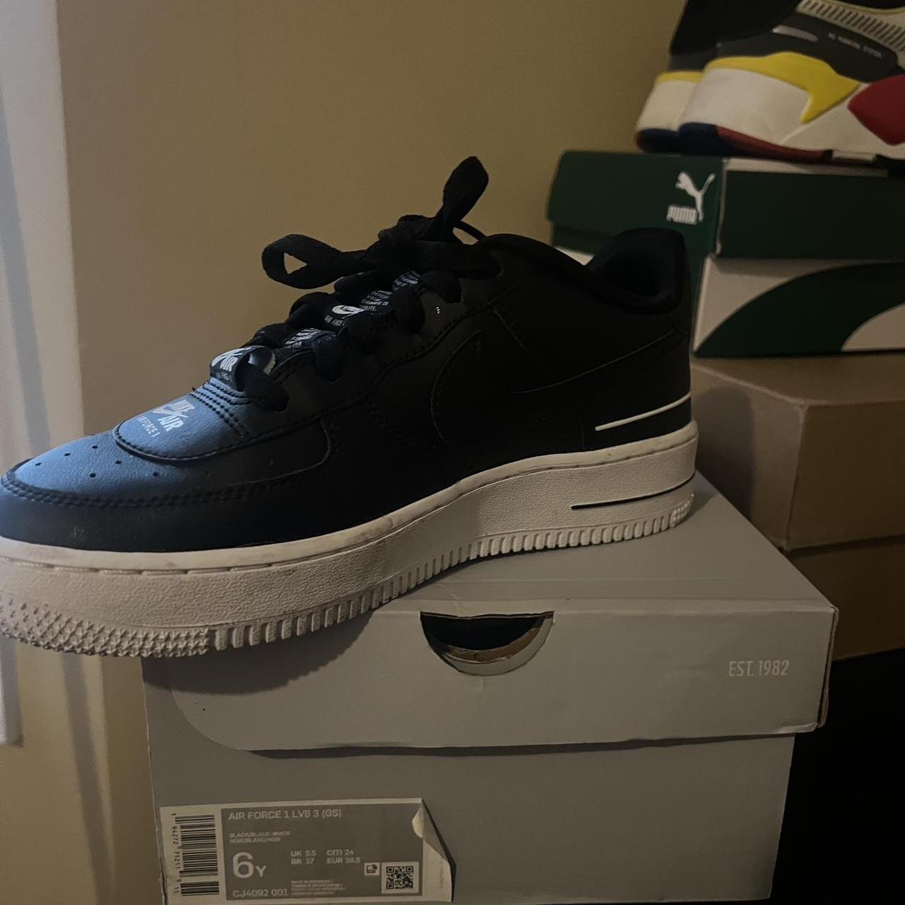 solid black air force ones