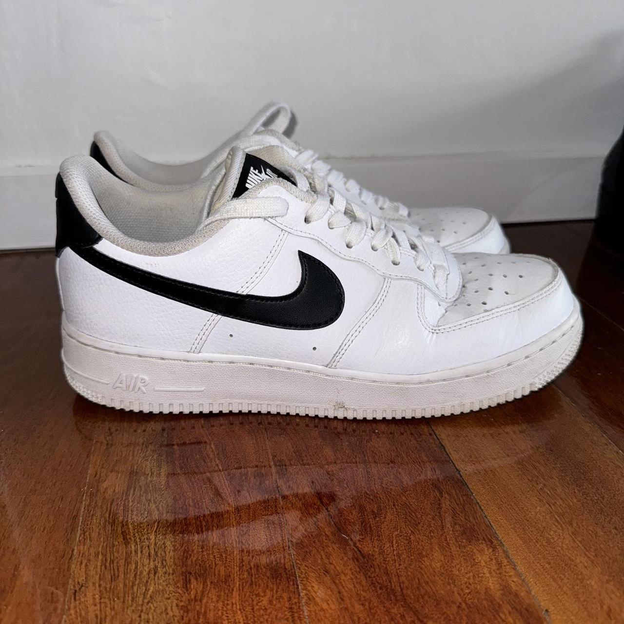 white nike shoes with black swoosh womens