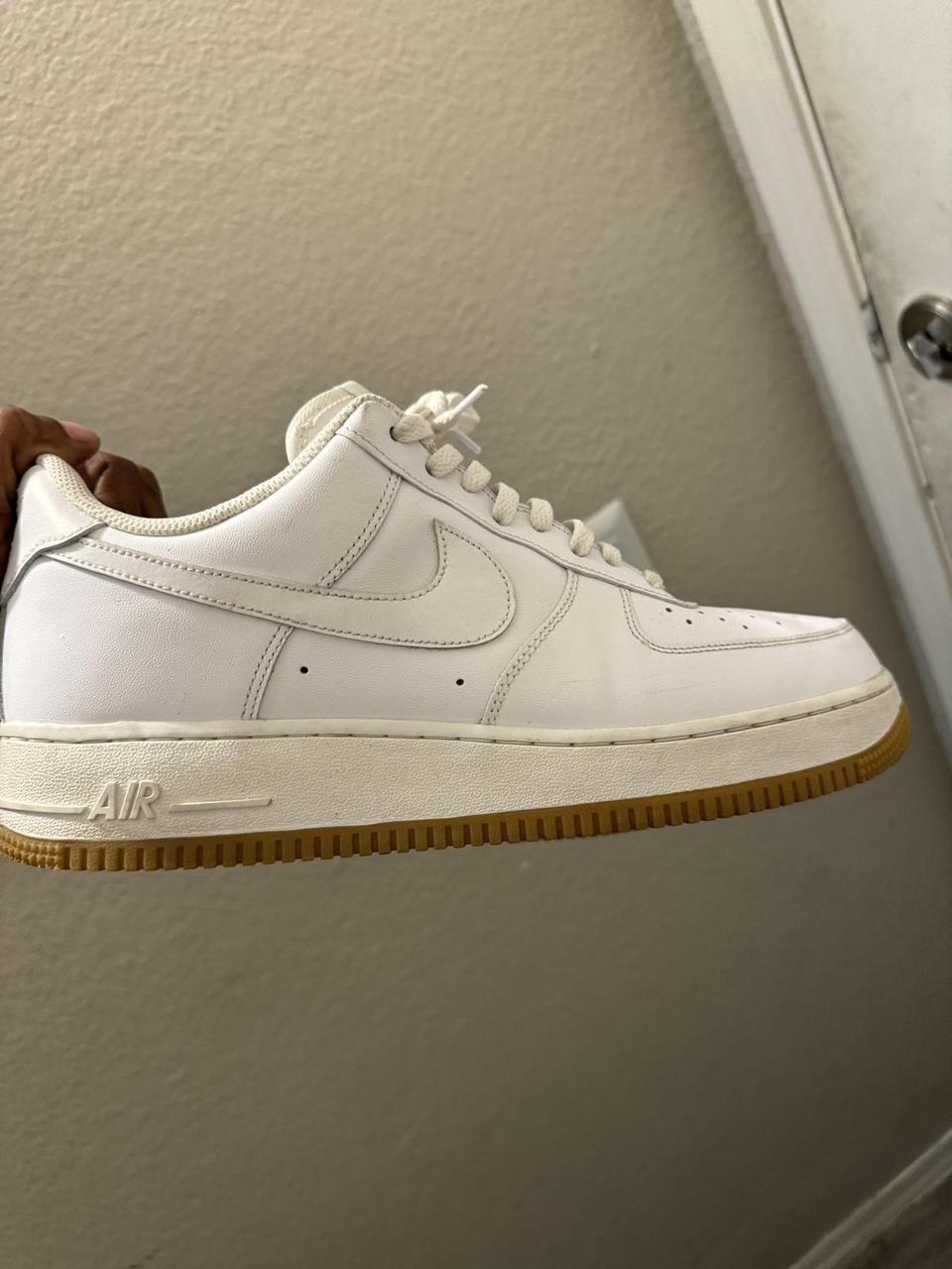 mens nike gum bottom shoes