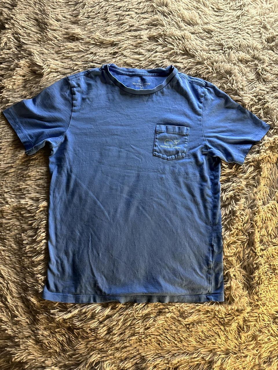 Vineyard vine shirt - Depop