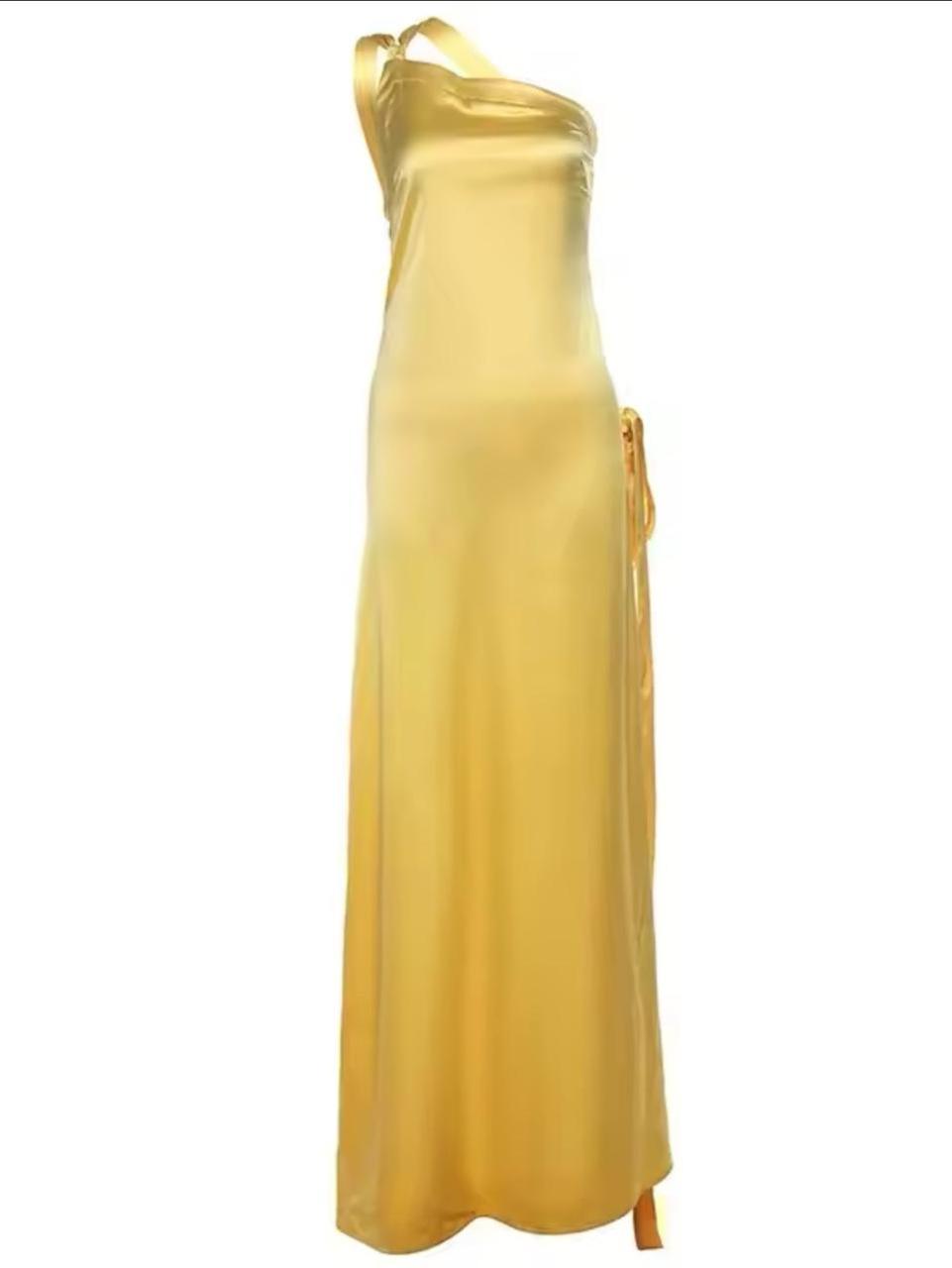 Gorgeous yellow satin maxi dress with a stunning... - Depop