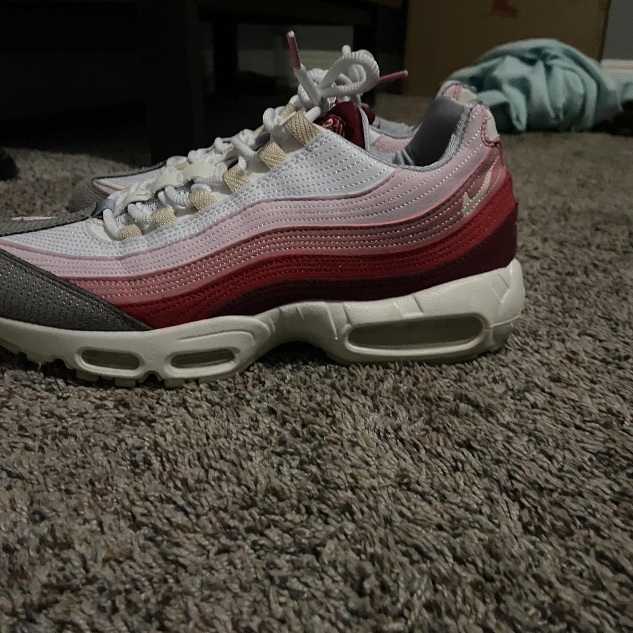 Grey and sale pink 95s