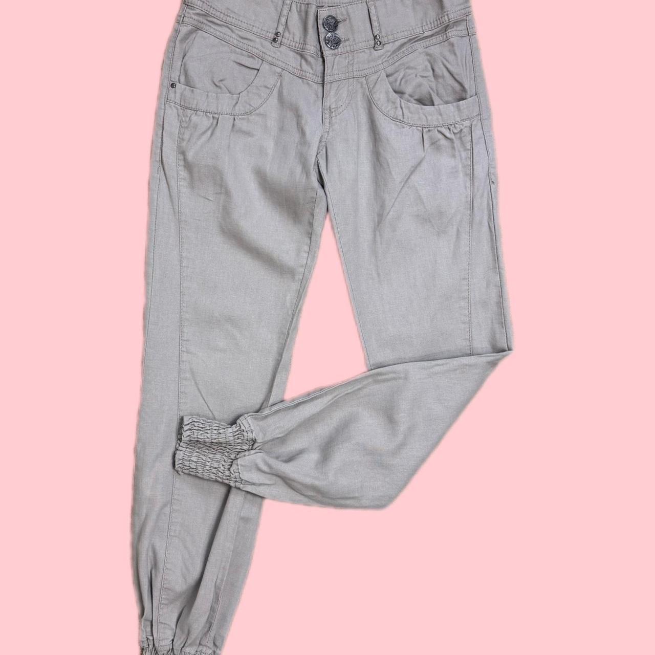 item listed by second_avenue_closet