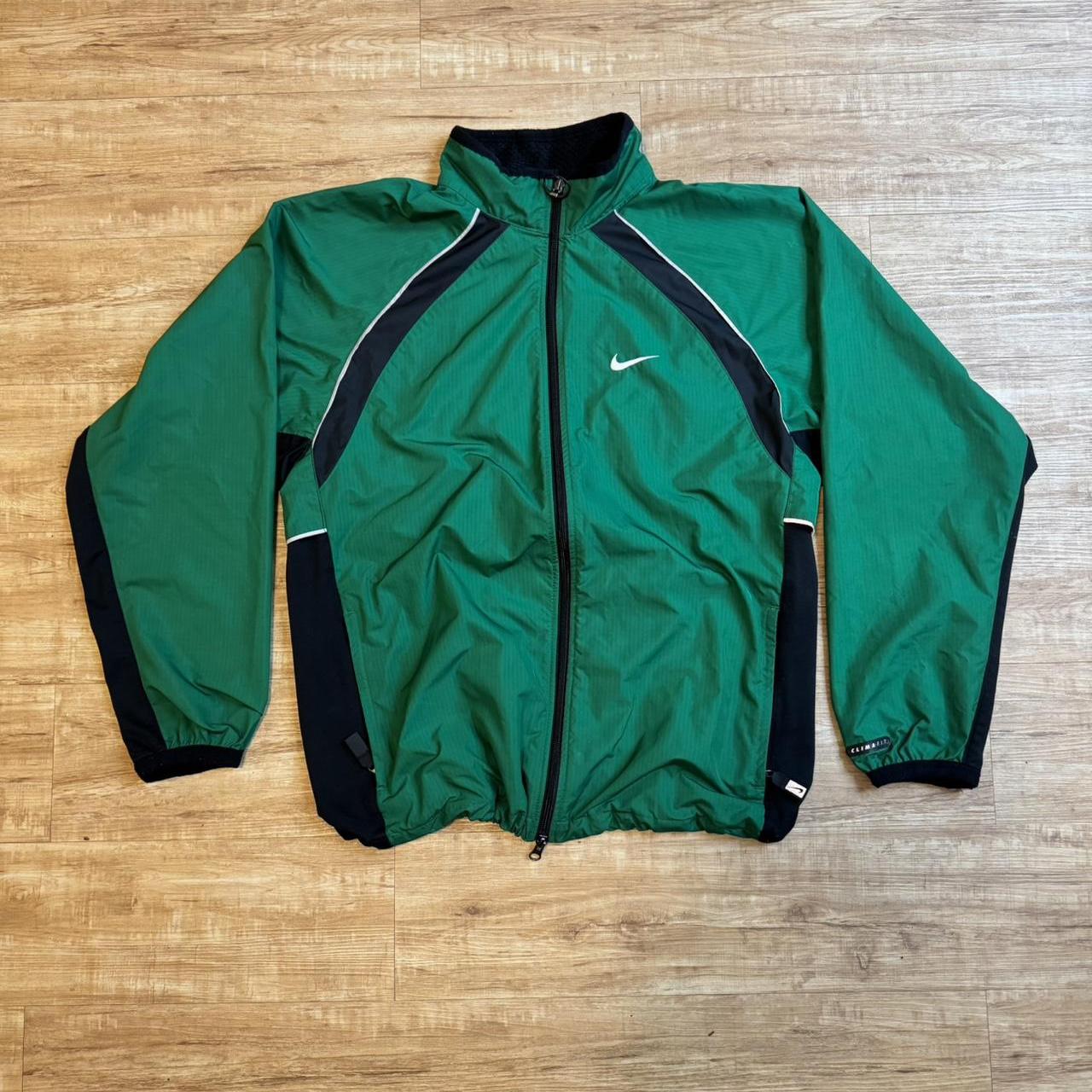 item listed by mus4thrifts