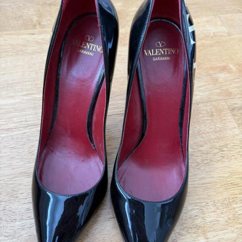 サンダル・ミュール VALENTINO FW25 Heeled shoes (4W0S0IY1TKJ 0NO) Valentino Garavani Heels Shoes | Fall 2025 Collection | FWRD