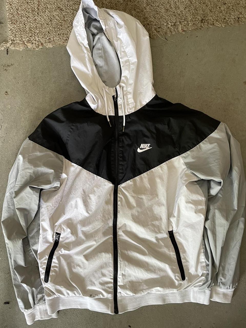 Nike Men's Jacket Grey/Silver L – Nike windbreaker jacket in