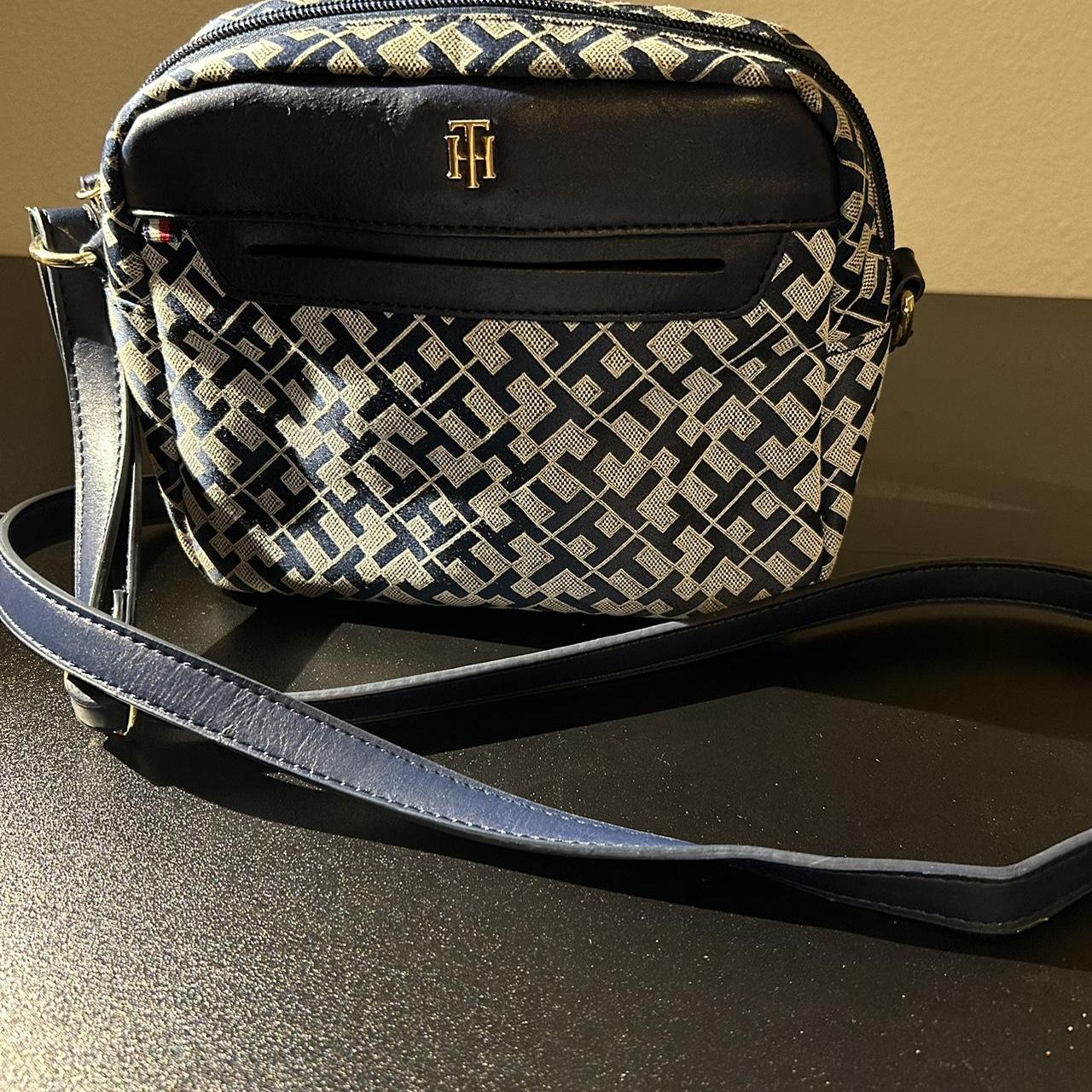 Vintage Tommy Hilfiger buy crossbody