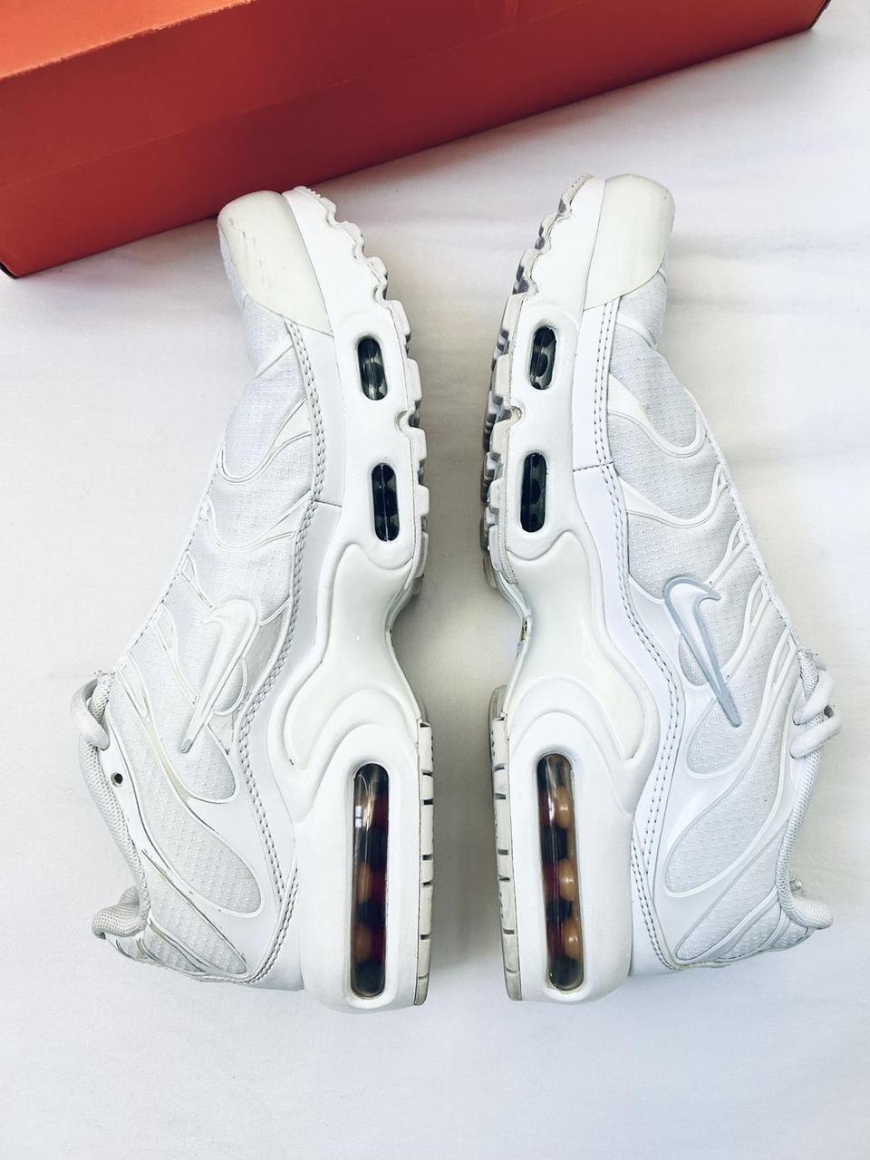 tn air nike white