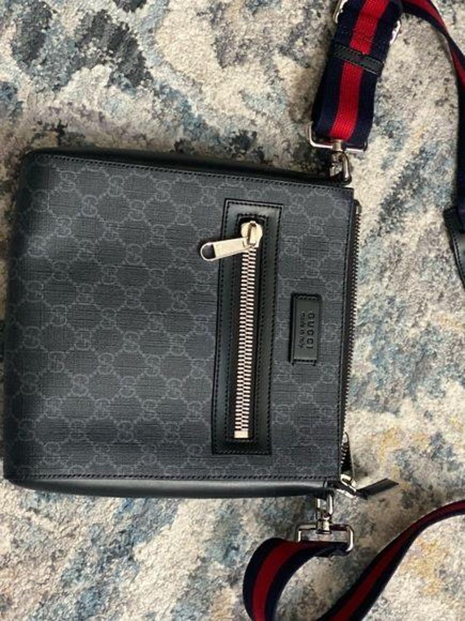 Gucci messenger bag 100%authentic - Depop