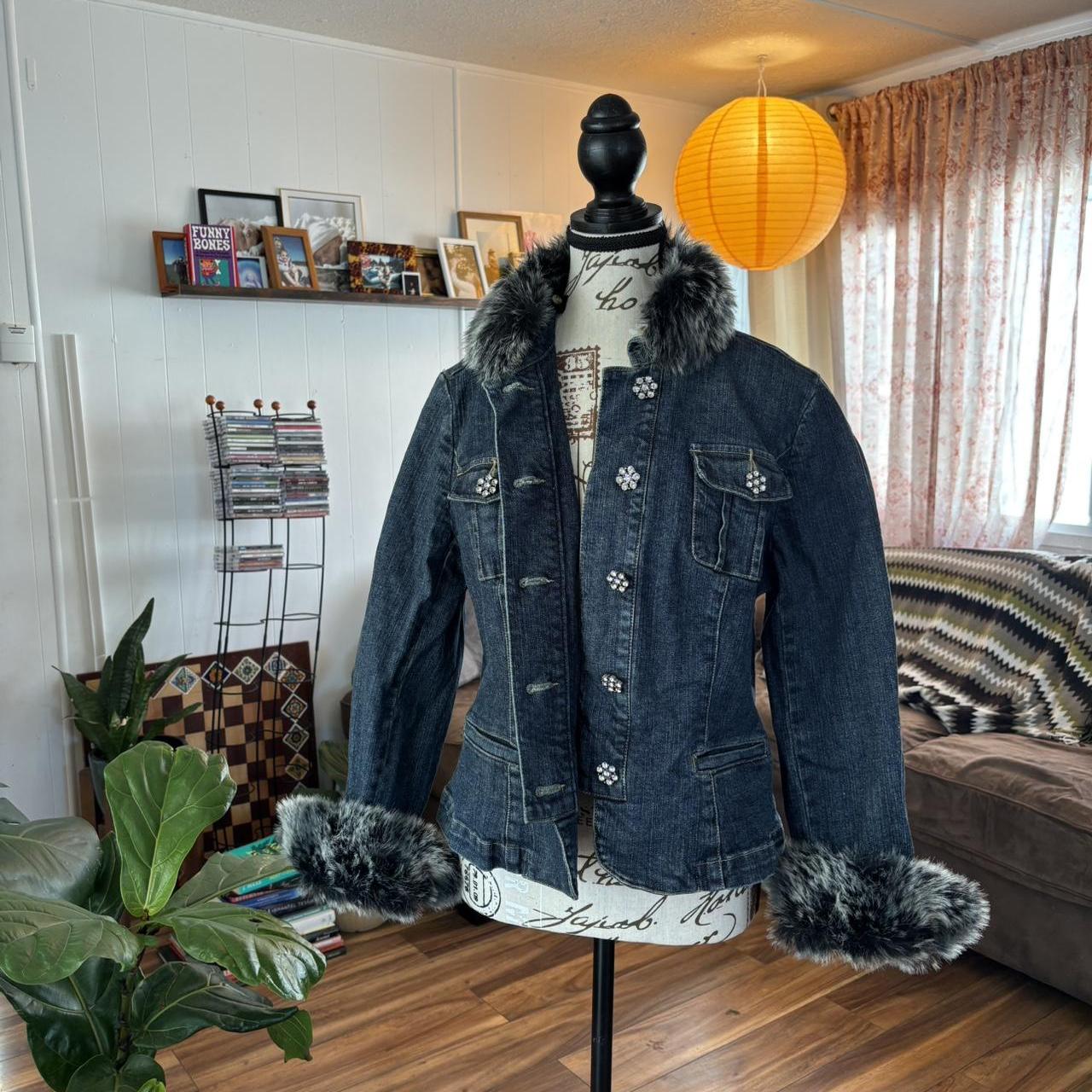 Y2k fur-jacket - Depop