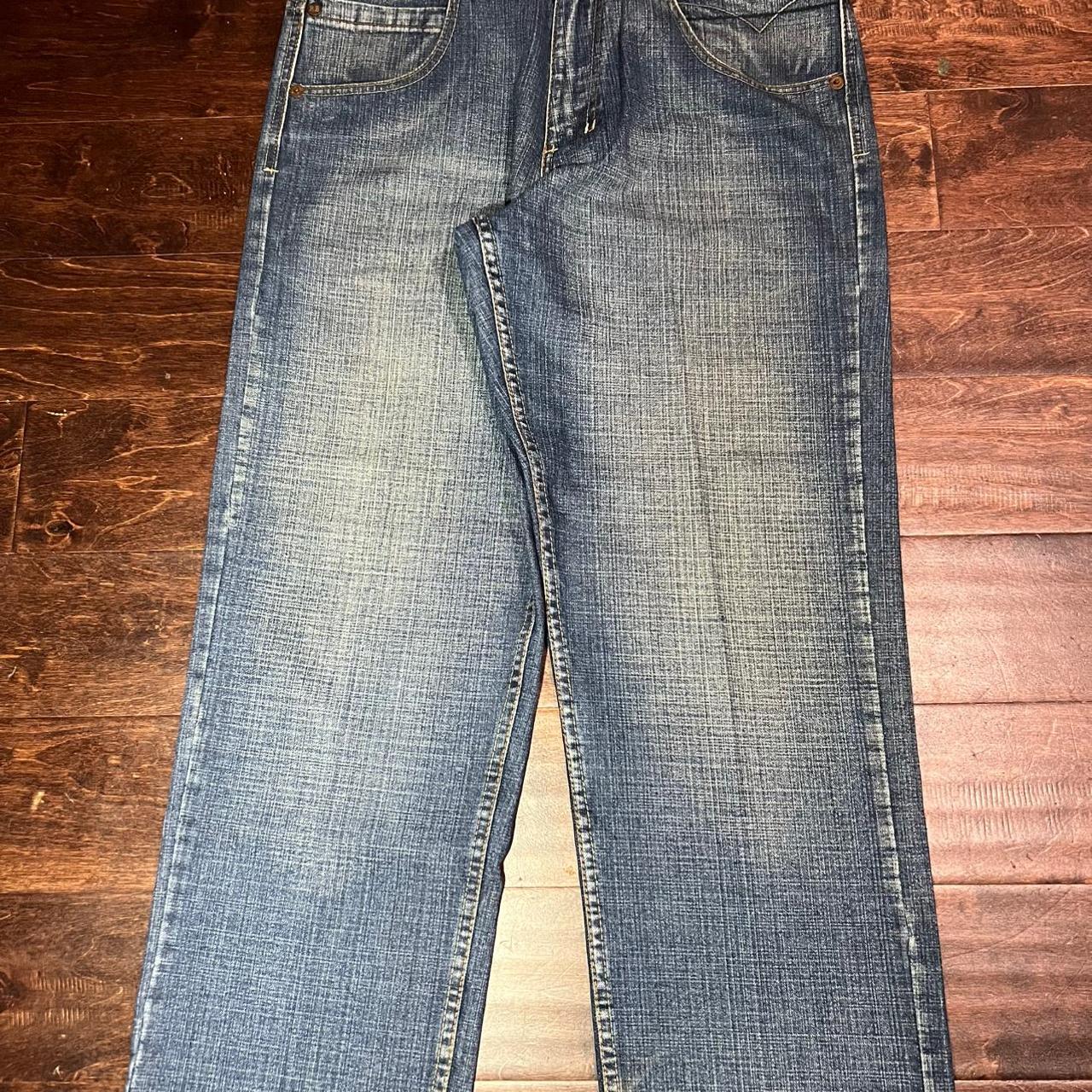 item listed by vic_gwap