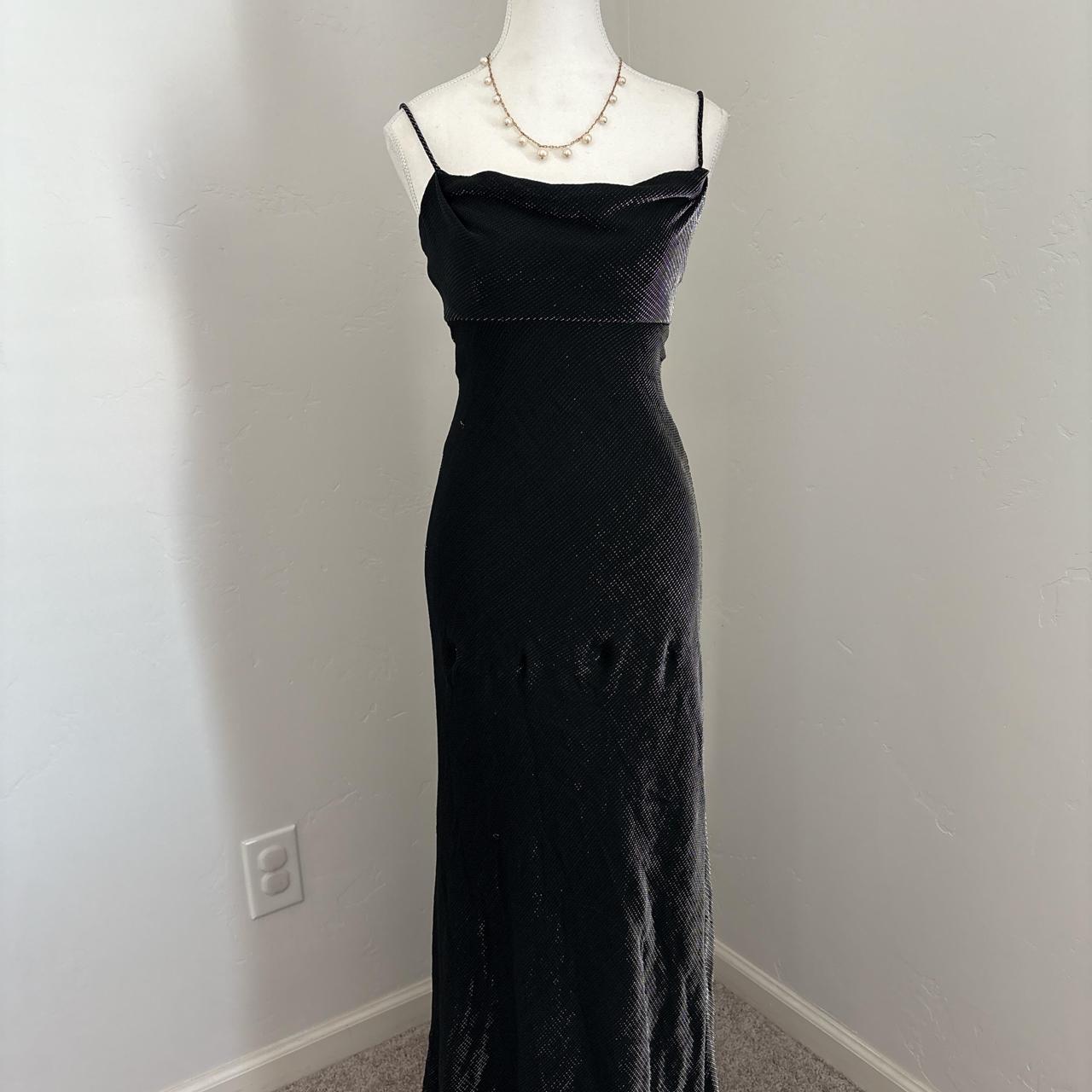 item listed by 12dollar_shop