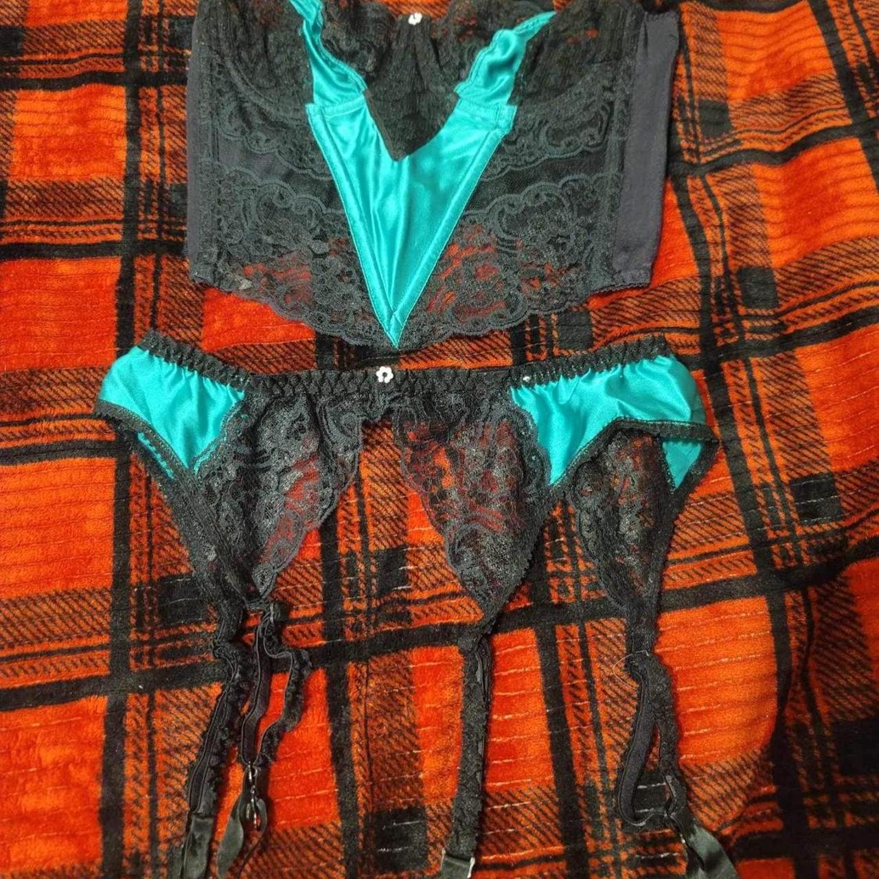 piece lingerie set black and green