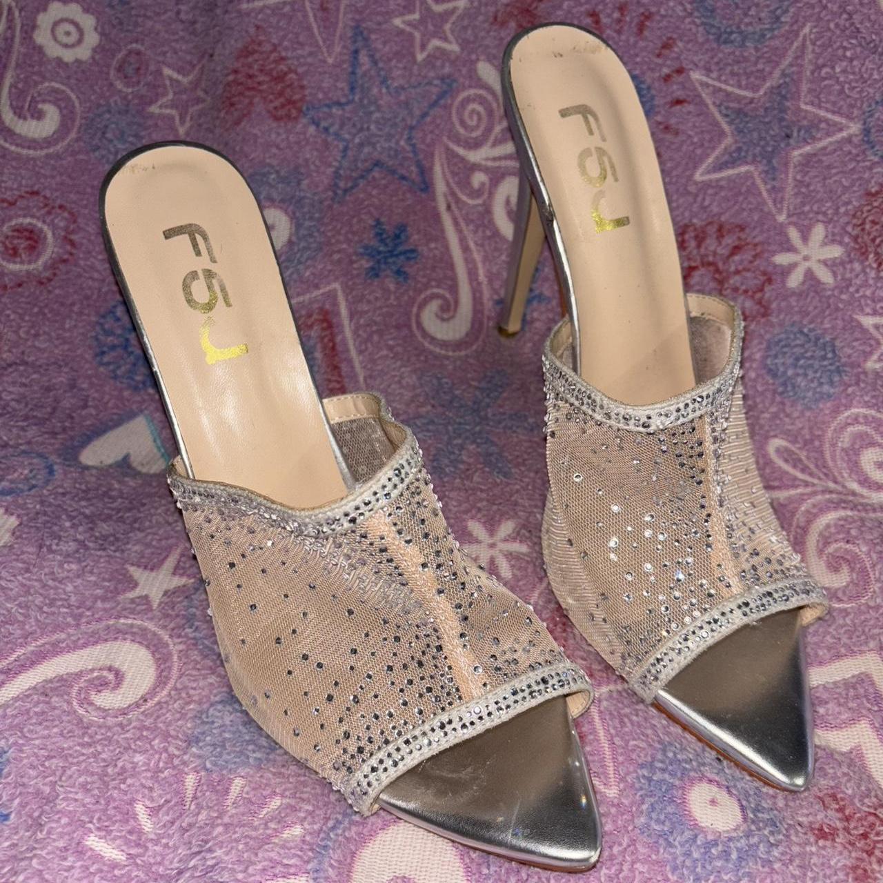 item listed by ocielunascloset