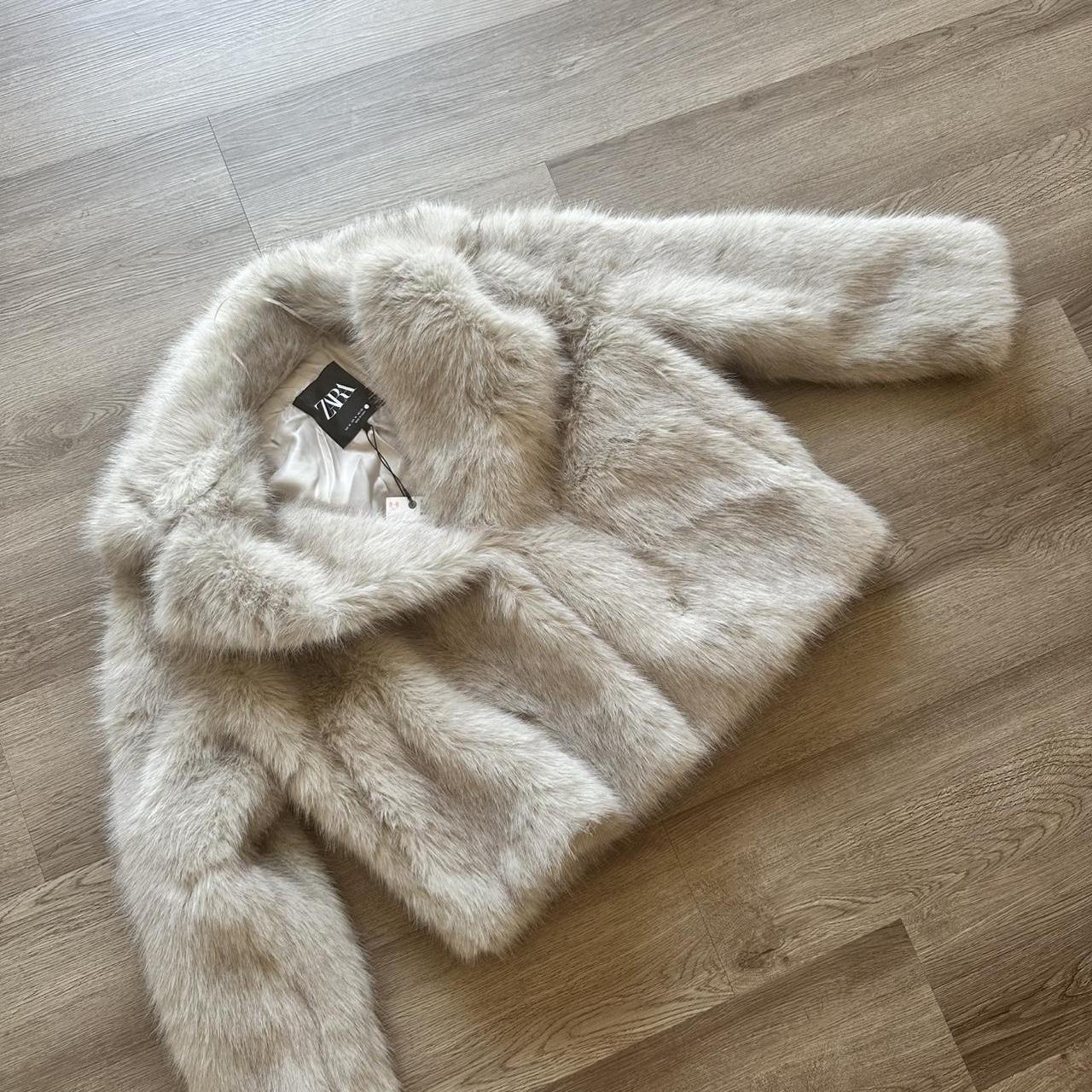 Zara faux-fur-coat - Depop