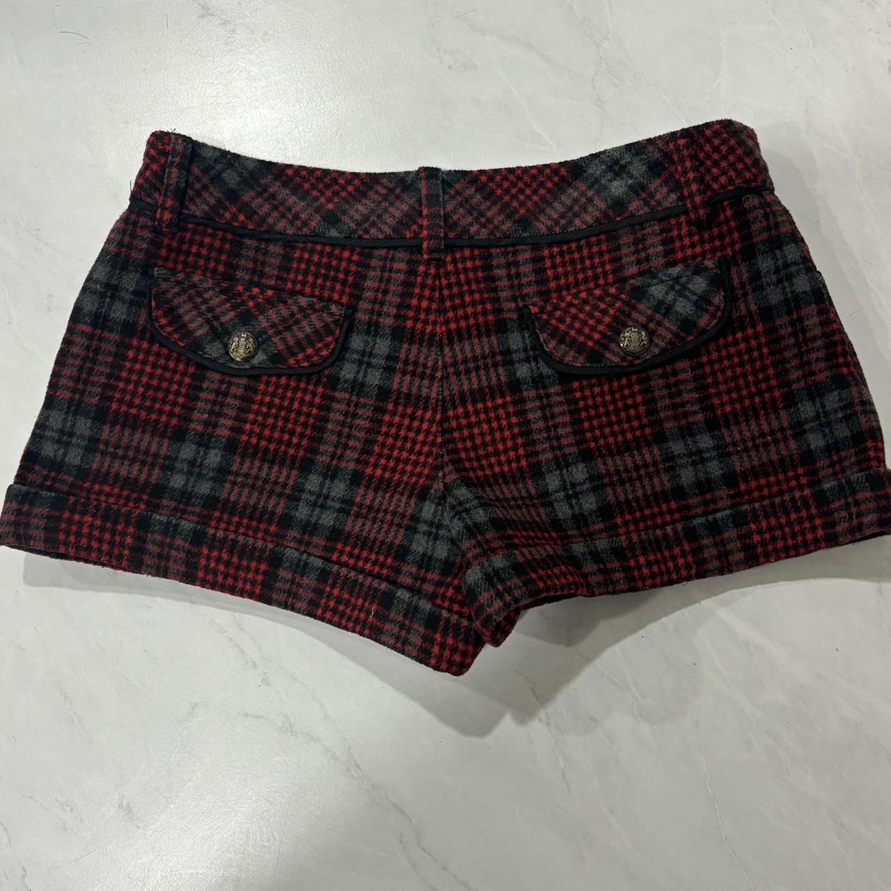 item listed by sneliz