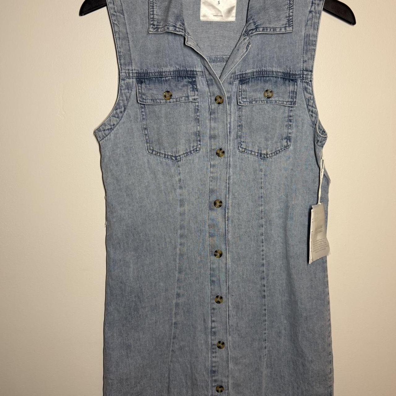 item listed by kristaakloset