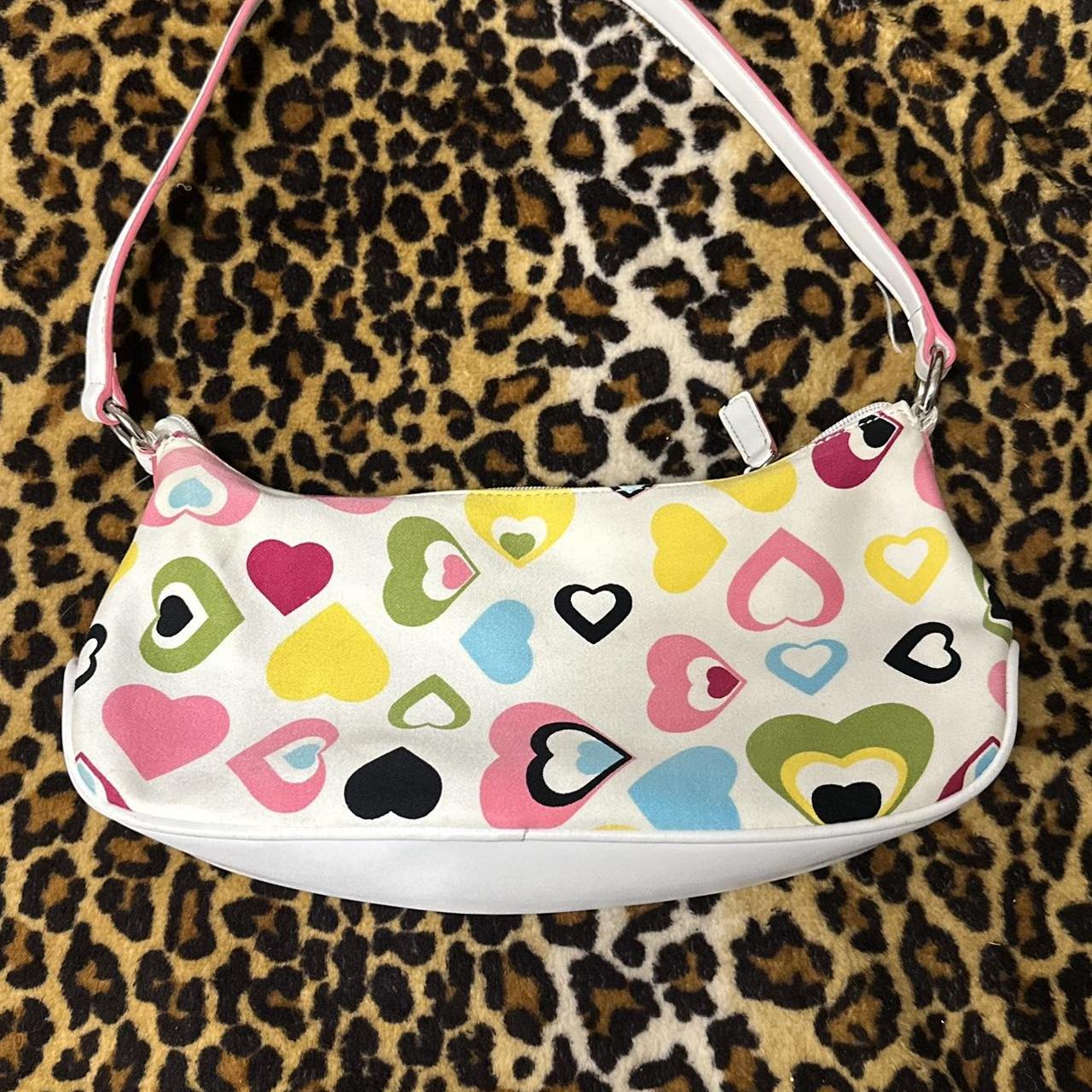 item listed by l4dylun4