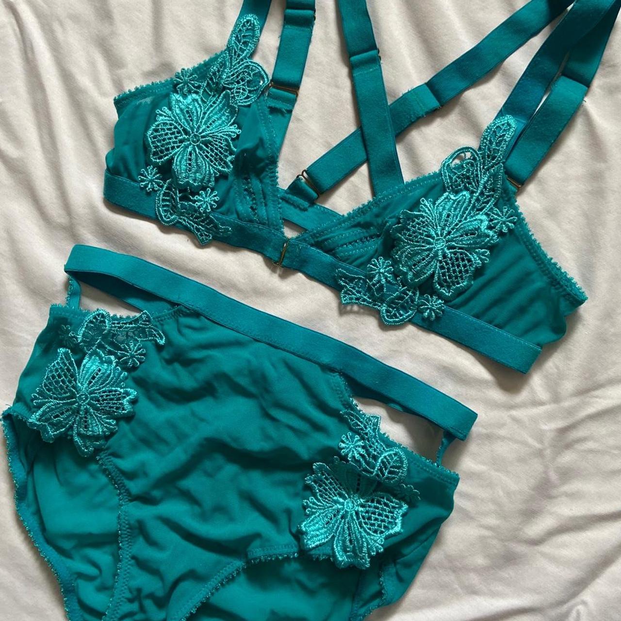 item listed by alexishalz